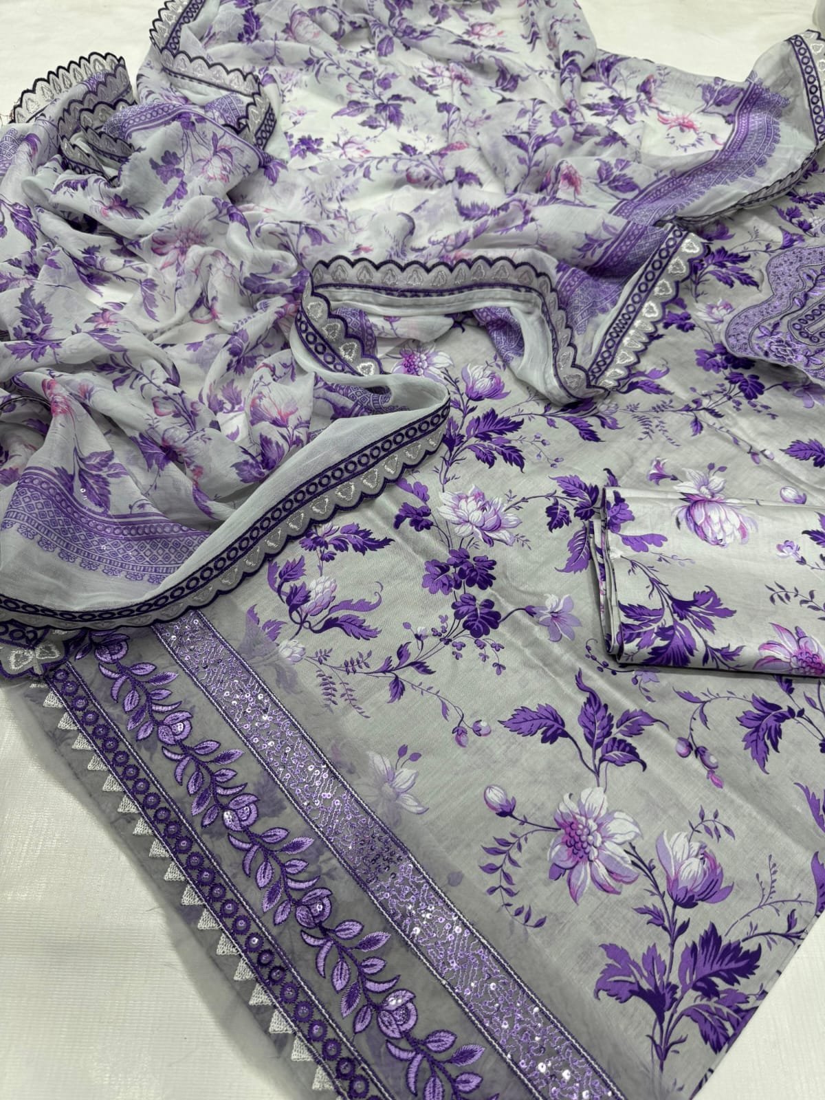 AFROZEH Printed Lawn Suit with Lace - New Design - Image 5