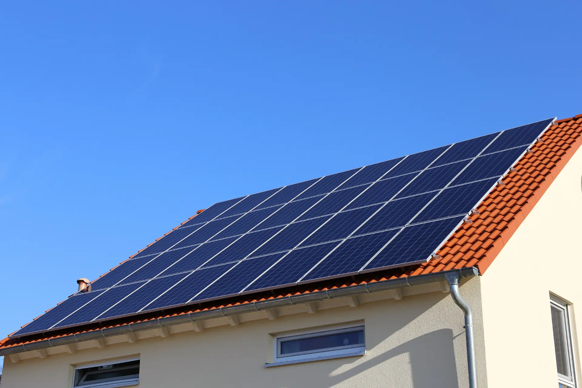 Canadian Solar 585W Price in Pakistan this year